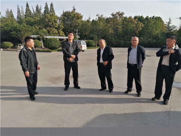 十一假期院长李国锋实地查看学院重点维修改造项目进展情况