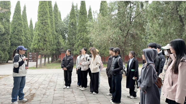 文化与旅游学院组织师生赴济渎庙景区学习考...